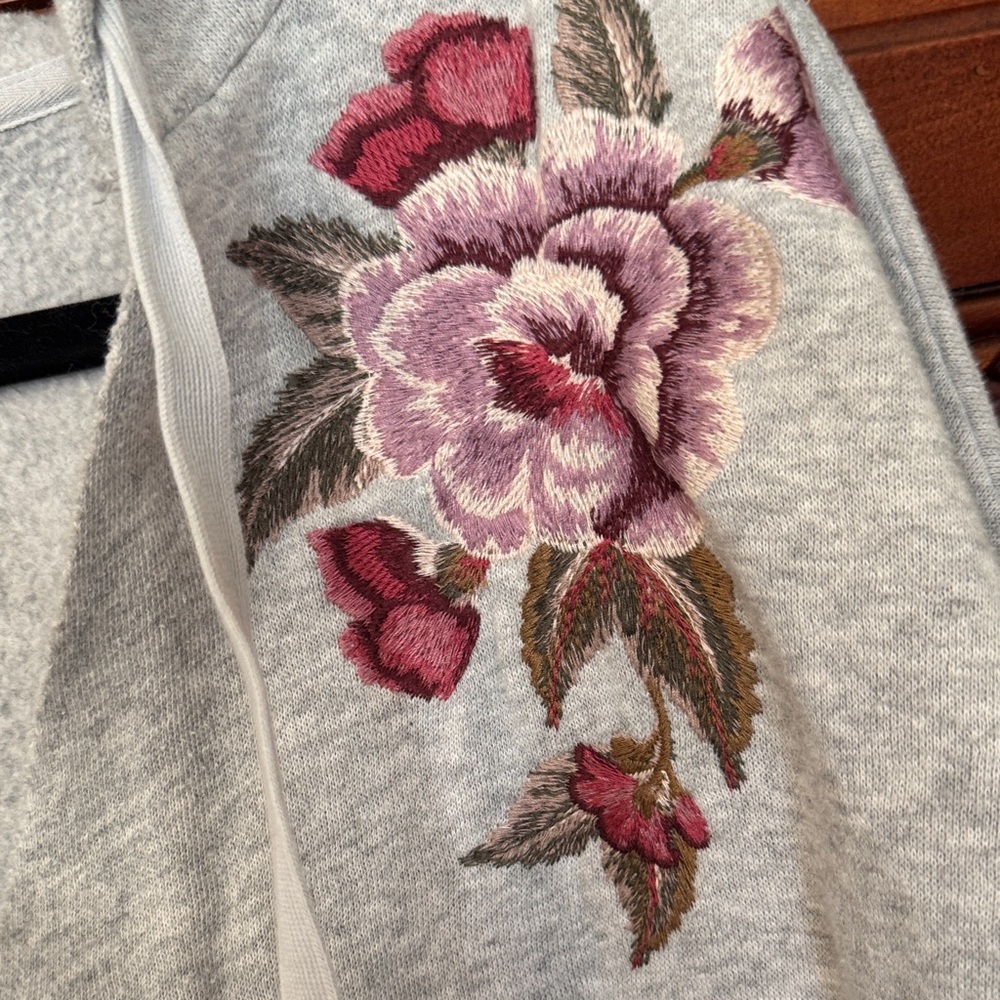 American Eagle Outfitters Light Gray Hoodie with Pink Floral Embroidery - Picture 4 of 7